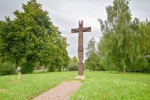 Paminklas prie Joniškėlio skirtas broliams Bizauskams – Antanui Pranciškui ir Kazimierui