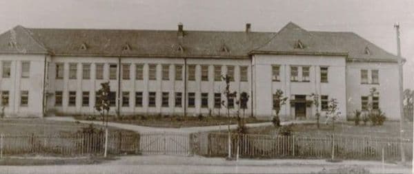 Vasario 16-osios pradžios mokykla