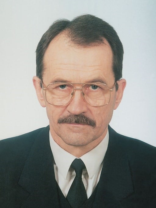 R. Ozolas